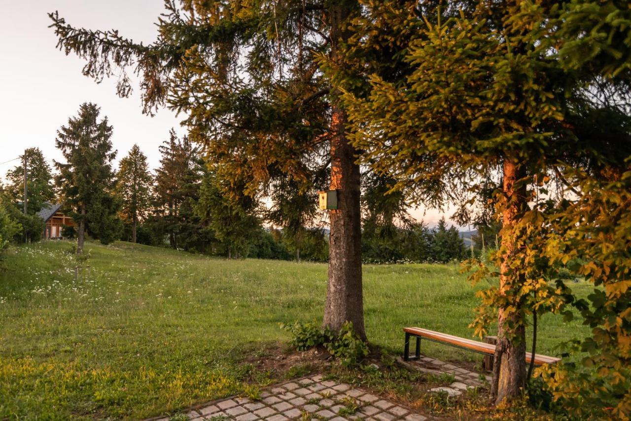 Holiday Home Razglednik Логатець Екстер'єр фото