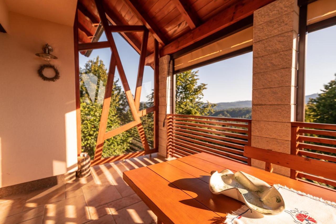 Holiday Home Razglednik Логатець Екстер'єр фото