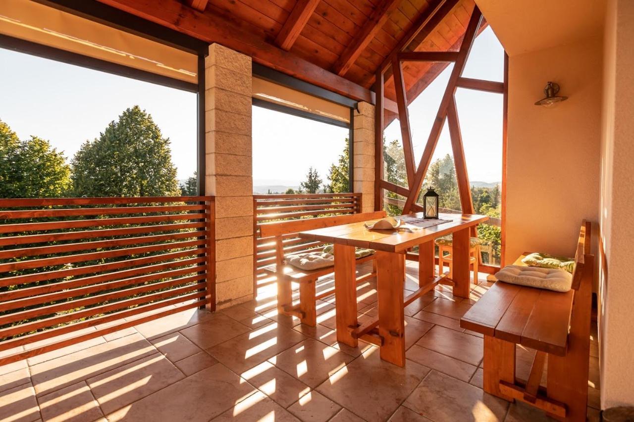 Holiday Home Razglednik Логатець Екстер'єр фото