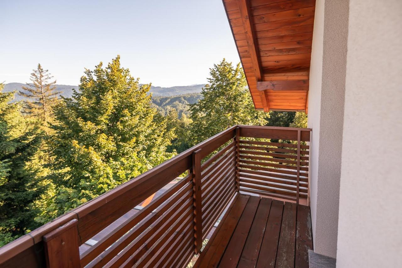 Holiday Home Razglednik Логатець Екстер'єр фото