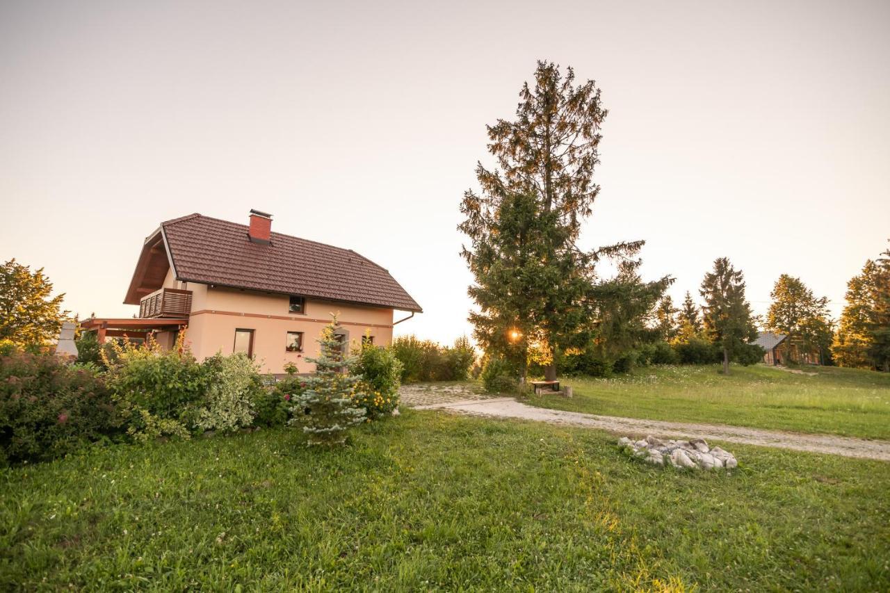 Holiday Home Razglednik Логатець Екстер'єр фото