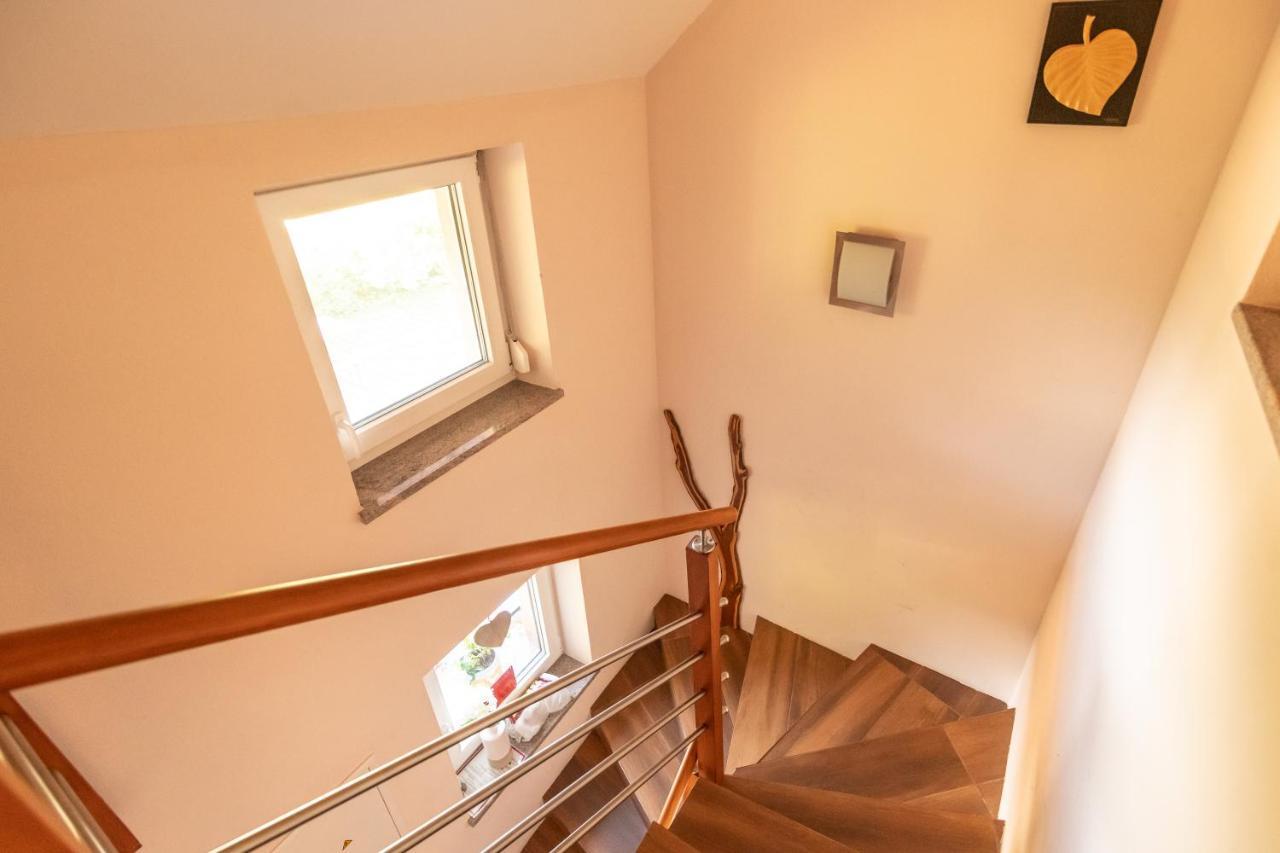 Holiday Home Razglednik Логатець Екстер'єр фото