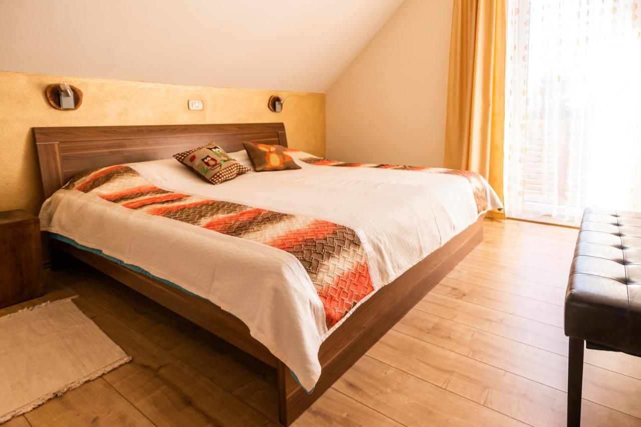 Holiday Home Razglednik Логатець Екстер'єр фото
