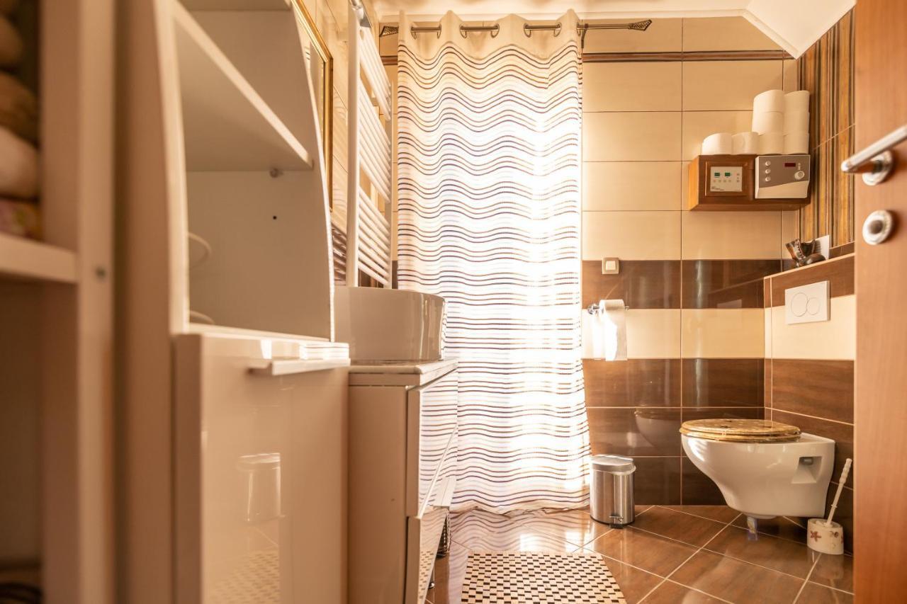 Holiday Home Razglednik Логатець Екстер'єр фото
