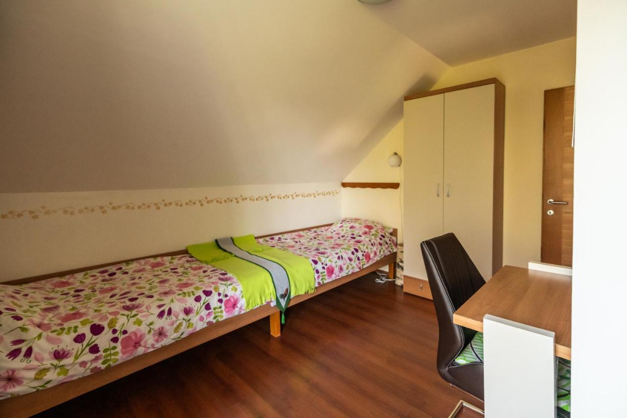 Holiday Home Razglednik Логатець Екстер'єр фото