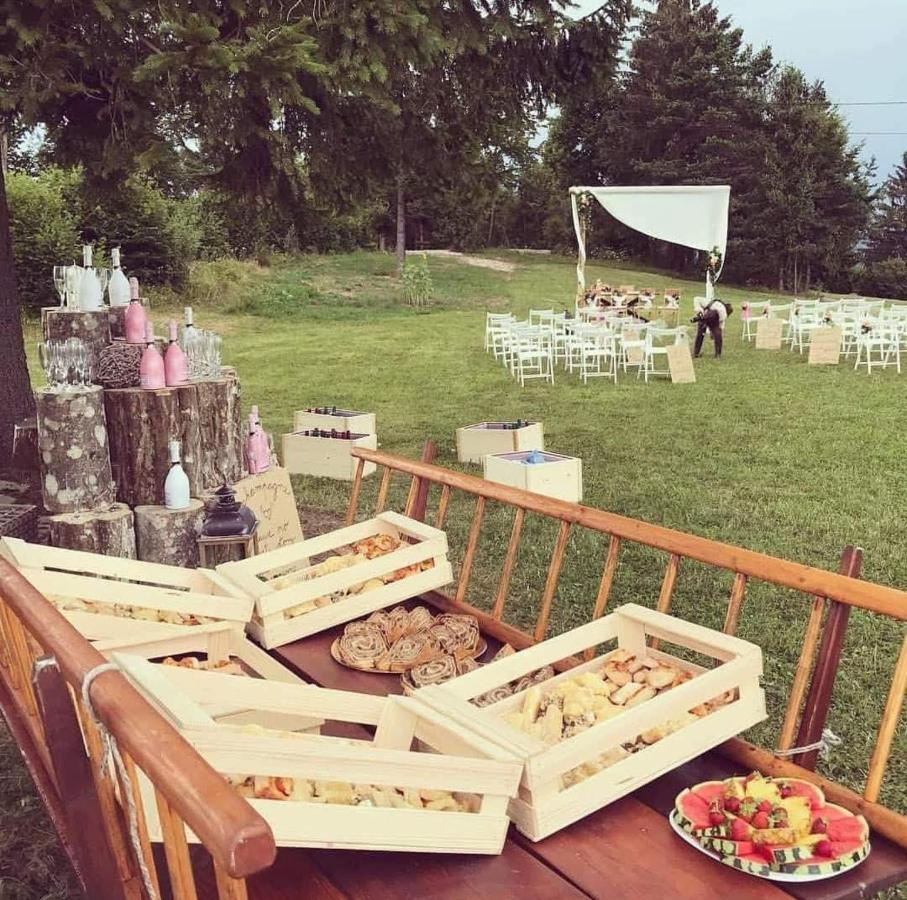 Holiday Home Razglednik Логатець Екстер'єр фото